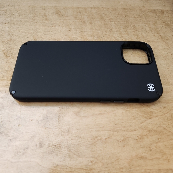 Speck Presidio2 Pro Magsafe Case For Apple iPhone 14 Plus/15 Plus Black - Picture 4 of 7